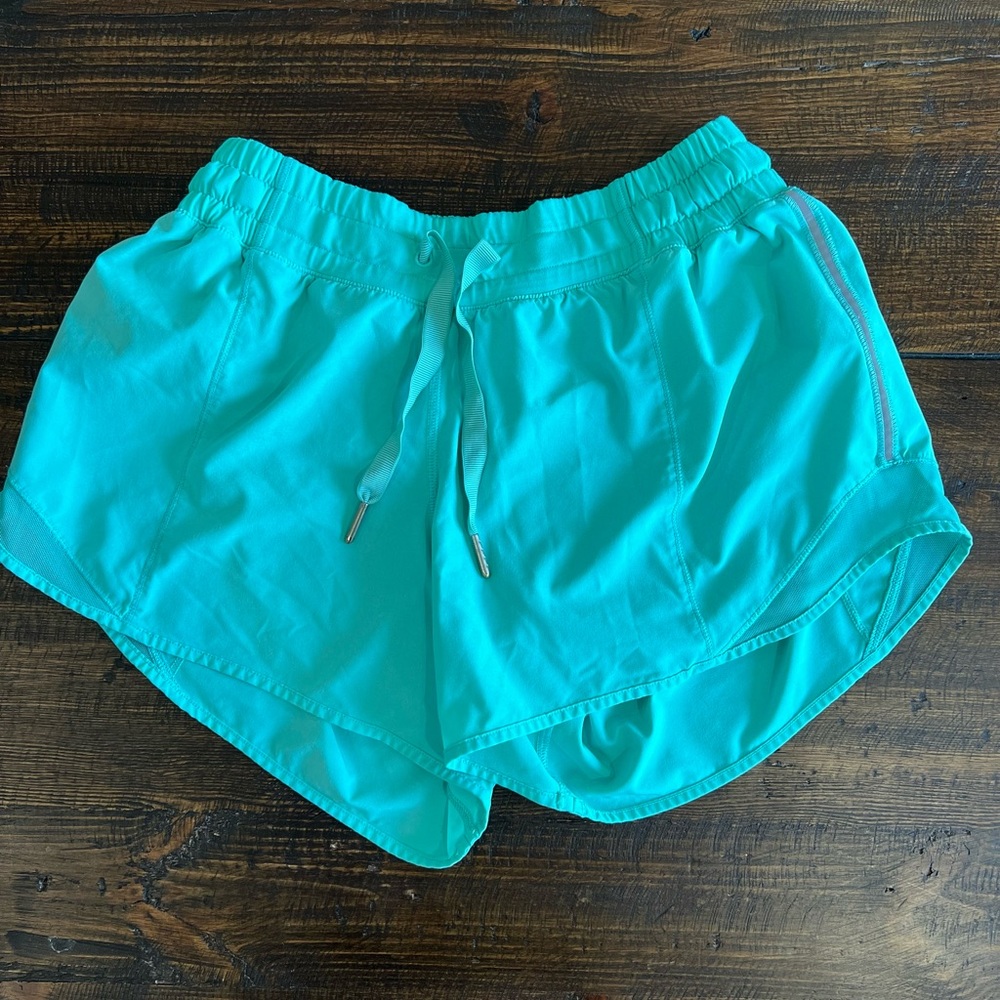 Lululemon hotty hot shorts 4 inch